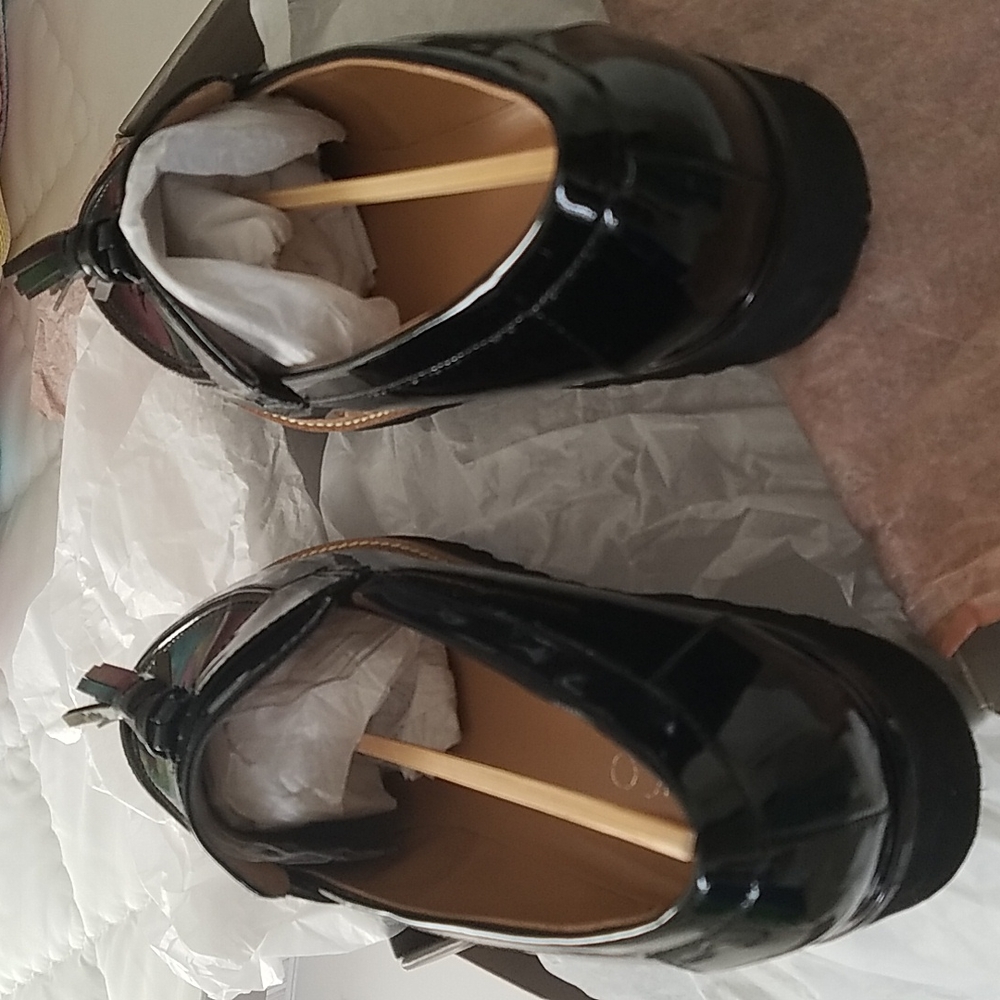 AMAZING Franco Sarto Patent Leather Loafers - Picture 2 of 4
